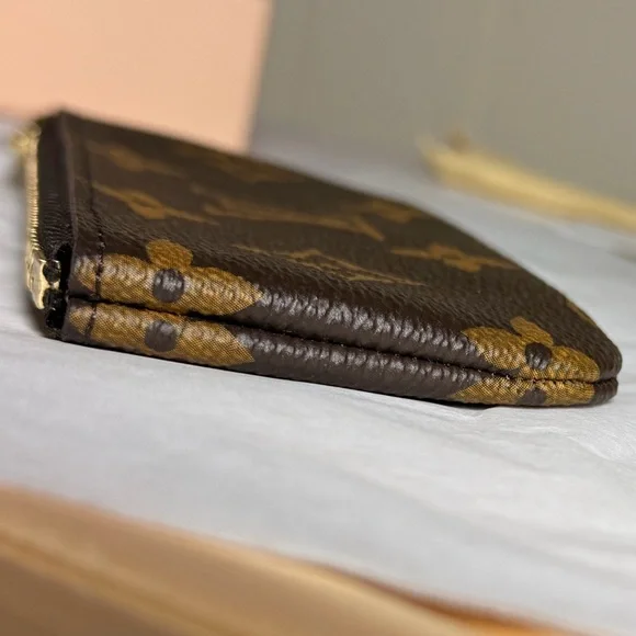 Louis Vuitton Monogram Key Pouch - Picture 5 of 16